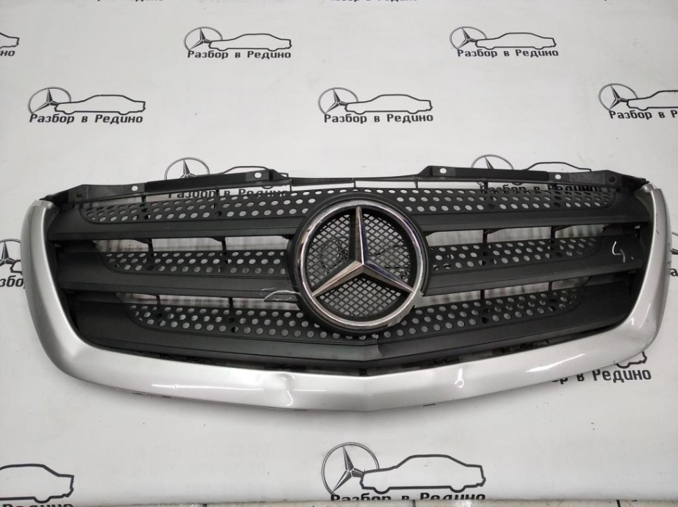 Решетка радиатора MERCEDES-BENZ Sprinter W906 (2006 - 2019) фото 1 — Разборка Мерседес
