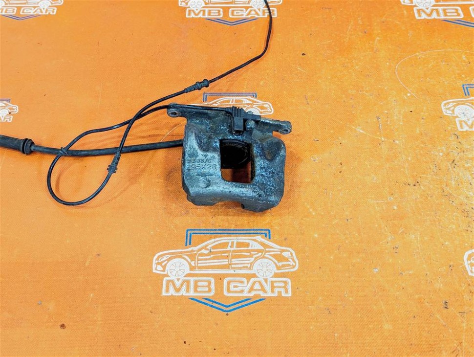 Суппорт передний левый MERCEDES-BENZ CLA-класс C117/X117 (2013 - 2016) фото 1 — Разборка Мерседес