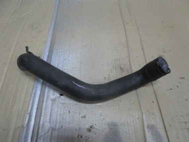 Патрубок радиатора MERCEDES-BENZ CLA-класс C117/X117 (2013 - 2016) — Разборка Мерседес