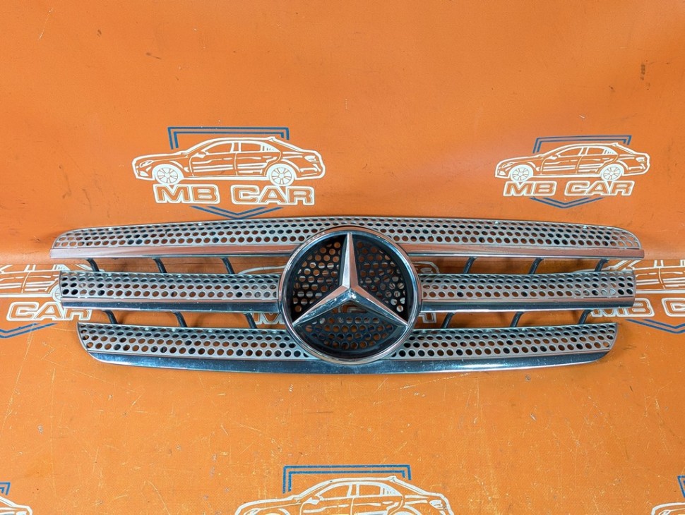 Решетка радиатора MERCEDES-BENZ M-класс W163 рестайлинг (2001 - 2005) фото 1 &mdash; Разборка Мерседес