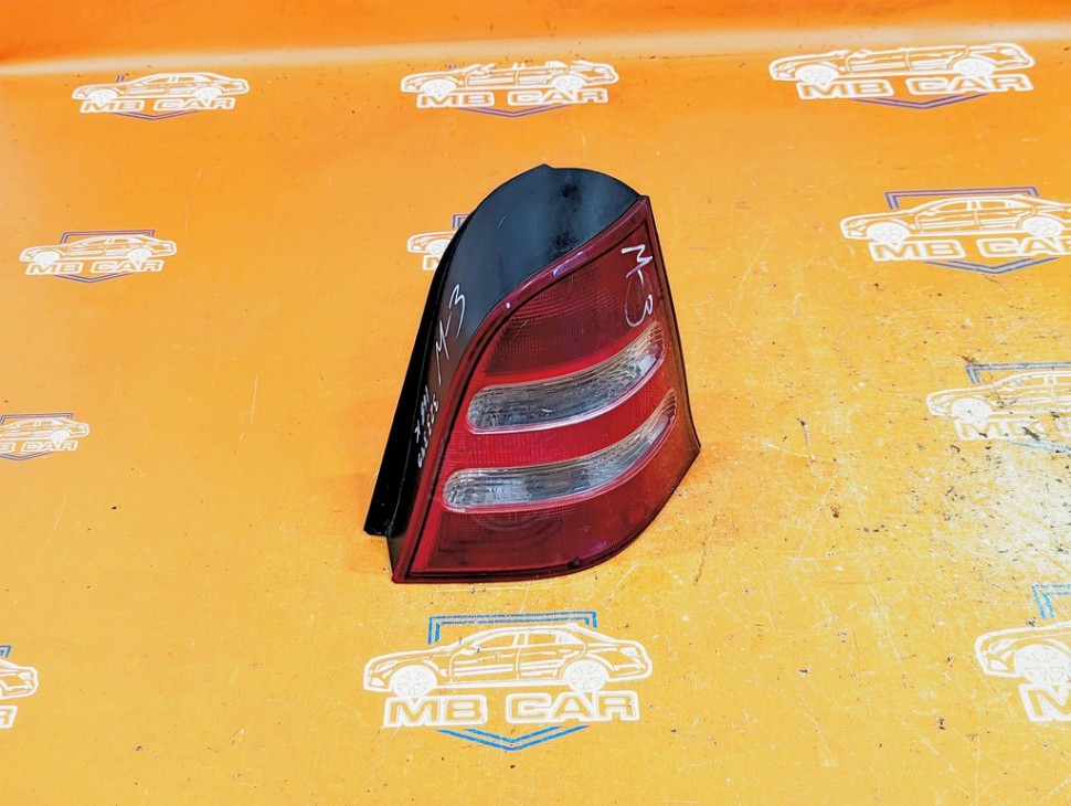 Фонарь задний правый MERCEDES-BENZ A-класс W168 рестайлинг (2001 - 2004) фото 1 — Разборка Мерседес