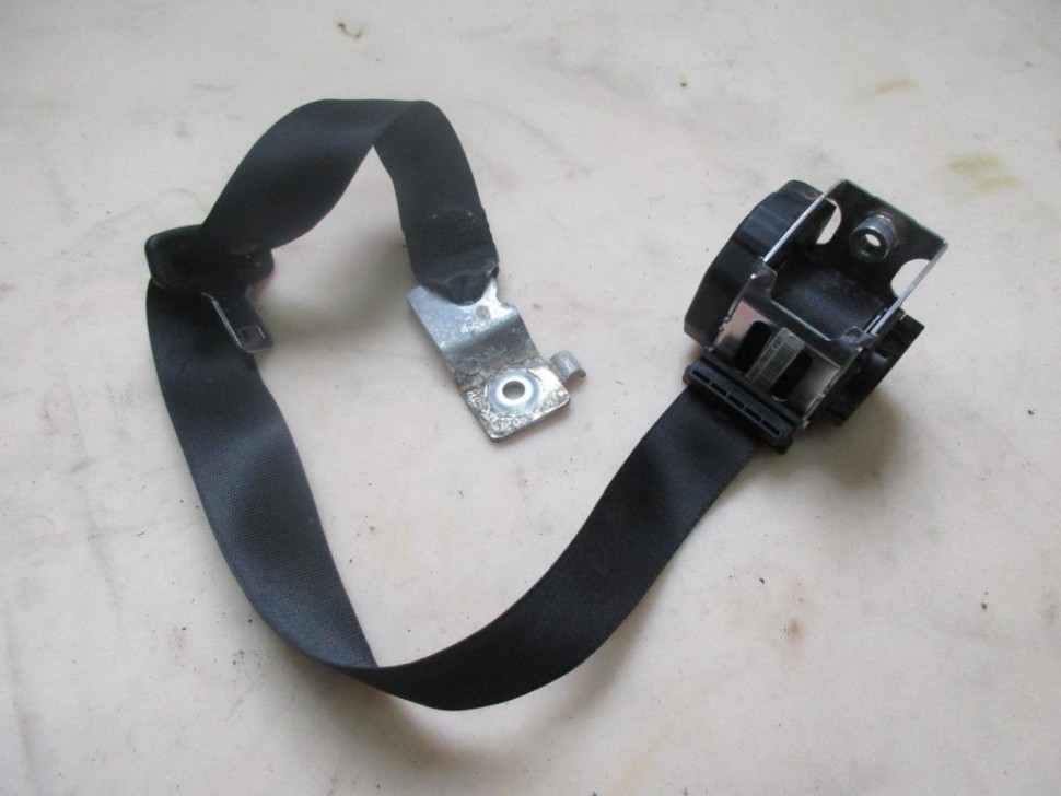 Ремень безопасности задний центральный MERCEDES-BENZ C-класс W203/S203/CL203 рестайлинг (2004 - 2008) фото 1 — Разборка Мерседес