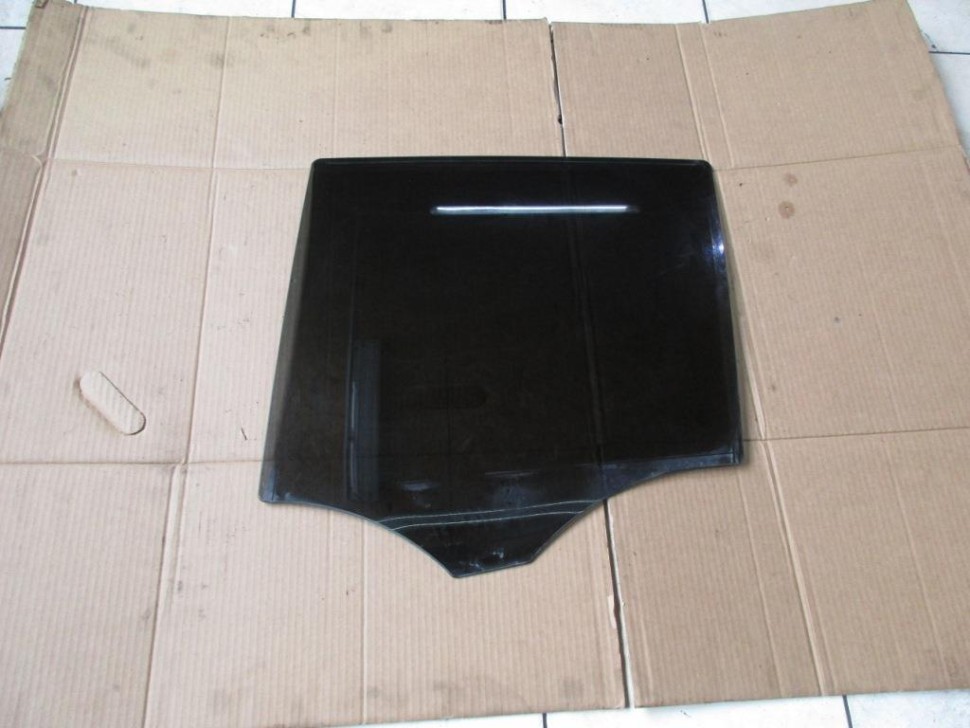 Стекло заднее левое MERCEDES-BENZ M-класс W164 (2005 - 2008) фото 1 — Разборка Мерседес