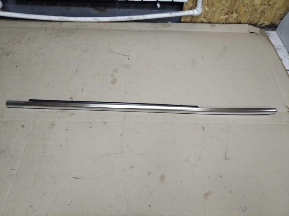 Молдинг стекла двери MERCEDES-BENZ S-класс W220 (1998 - 2005) фото 1 — Разборка Мерседес
