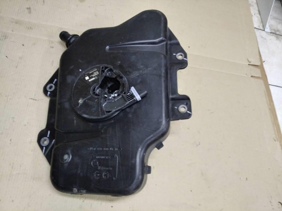 Бак ADBLUE MERCEDES-BENZ V-класс W447 (2014 - 2025) фото 1 — Разборка Мерседес
