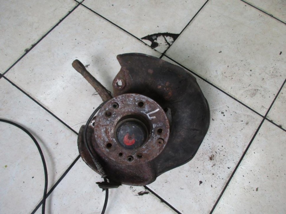 Кулак поворотный передний левый MERCEDES-BENZ W124 W124/S124/C124/A124 (1984 - 1993) фото 1 — Разборка Мерседес