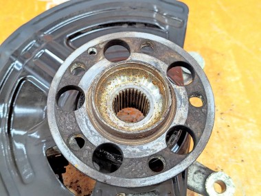 Кулак поворотный передний правый MERCEDES-BENZ A-класс W176 рестайлинг (2015 - 2018) — Разборка Мерседес