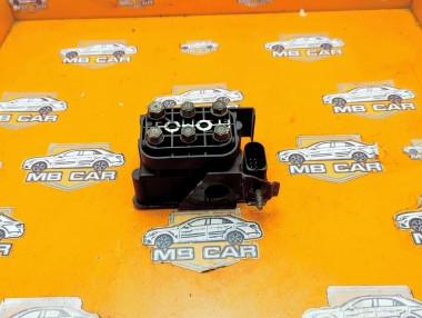 Блок клапанов пневмоподвески MERCEDES-BENZ M-класс W166 (2011 - 2015) &mdash; Разборка Мерседес