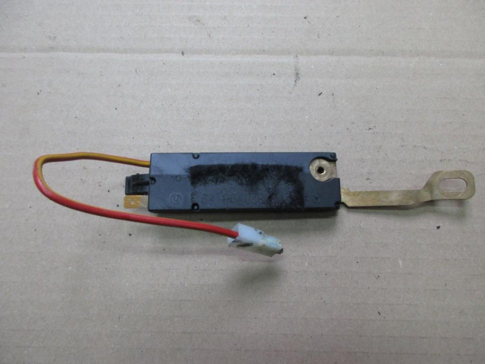 Усилитель антенны MERCEDES-BENZ E-класс W211/S211 (2002 - 2006) фото 1 — Разборка Мерседес