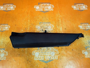 Направляющая шторки багажника MERCEDES-BENZ C-класс W204/S204 (2006 - 2011) — Разборка Мерседес