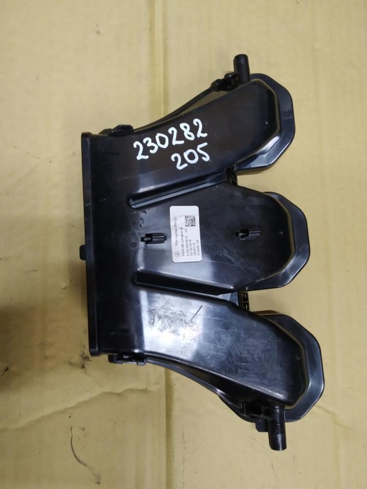 Воздуховод центральный MERCEDES-BENZ C-класс AMG W205/S205/C205/A205 (2014 - 2018) фото 1 — Разборка Мерседес