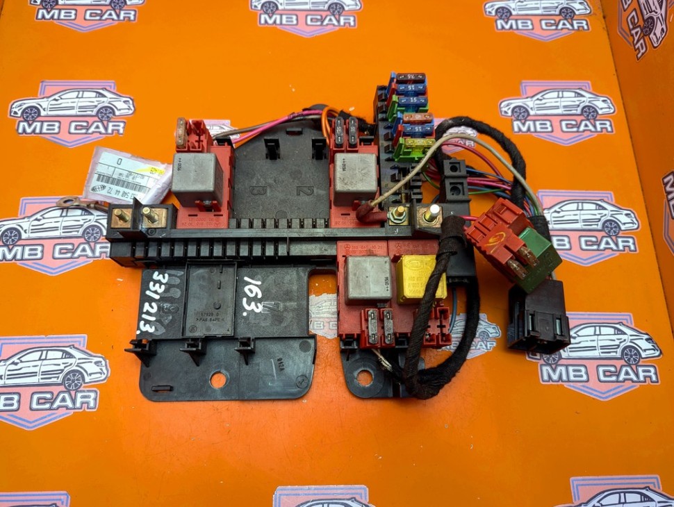 Блок предохранителей MERCEDES-BENZ M-класс W163 рестайлинг (2001 - 2005) фото 1 — Разборка Мерседес