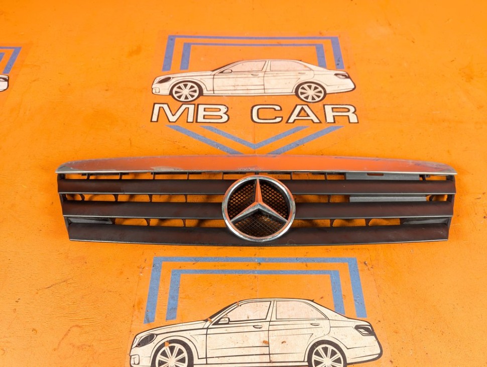 Решетка радиатора MERCEDES-BENZ A-класс W168 (1997 - 2001) A 160 1.6 AT (102 л.с.) фото 1 &mdash; Разборка Мерседес