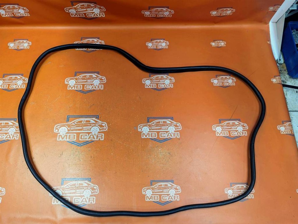 Уплотнитель капота MERCEDES-BENZ SL-класс R231 рестайлинг (2016 - 2020) фото 1 — Разборка Мерседес