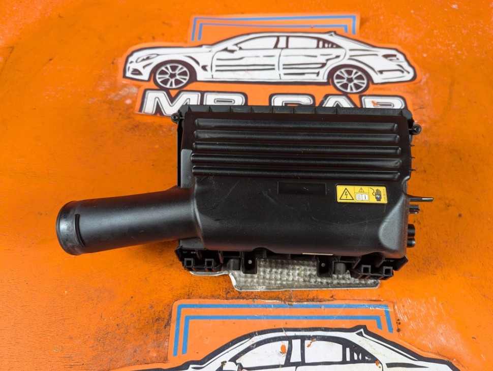 Корпус воздушного фильтра MERCEDES-BENZ C-класс W205/S205/C205/A205 (2014 - 2018) фото 1 &mdash; Разборка Мерседес