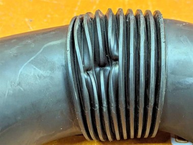 Патрубок воздушный MERCEDES-BENZ E-класс W210/S210 (1995 - 1999) — Разборка Мерседес