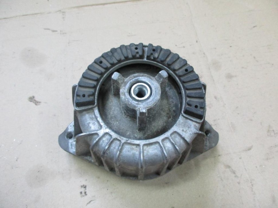 Опора двигателя MERCEDES-BENZ E-класс W212/S212/C207/A207 (2009 - 2013) фото 1 — Разборка Мерседес