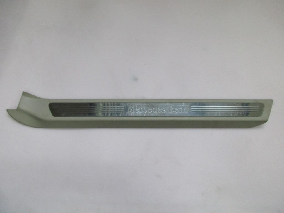 Накладка порога внутренняя MERCEDES-BENZ E-класс W212/S212/C207/A207 рестайлинг (2013 - 2016) фото 1 — Разборка Мерседес