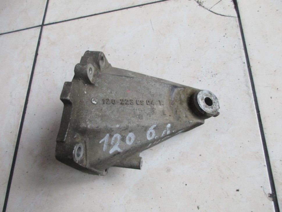 Лапа правая MERCEDES-BENZ S-класс W140 (1991 - 1998) фото 1 — Разборка Мерседес