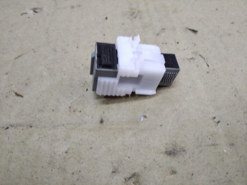 Выключатель стоп-сигнала MERCEDES-BENZ GLA-класс X156 рестайлинг (2017 - 2020) фото 1 — Разборка Мерседес