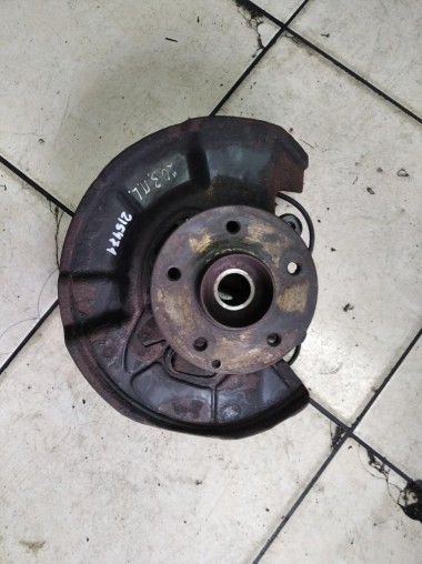 Кулак поворотный передний левый MERCEDES-BENZ C-класс W203/S203/CL203 (2000 - 2004) — Разборка Мерседес