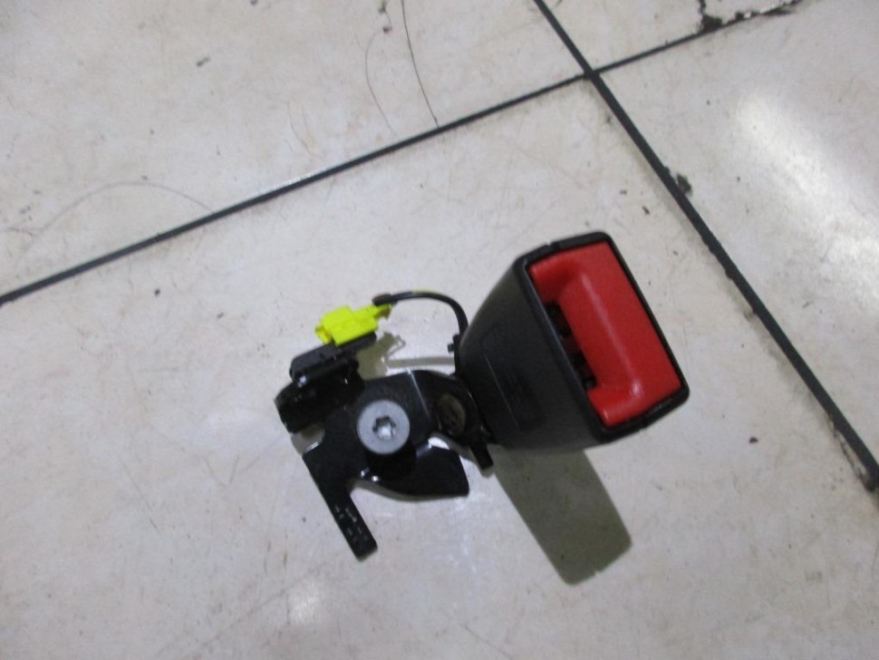 Замок ремня безопасности MERCEDES-BENZ E-класс W212/S212/C207/A207 (2009 - 2013) фото 1 — Разборка Мерседес