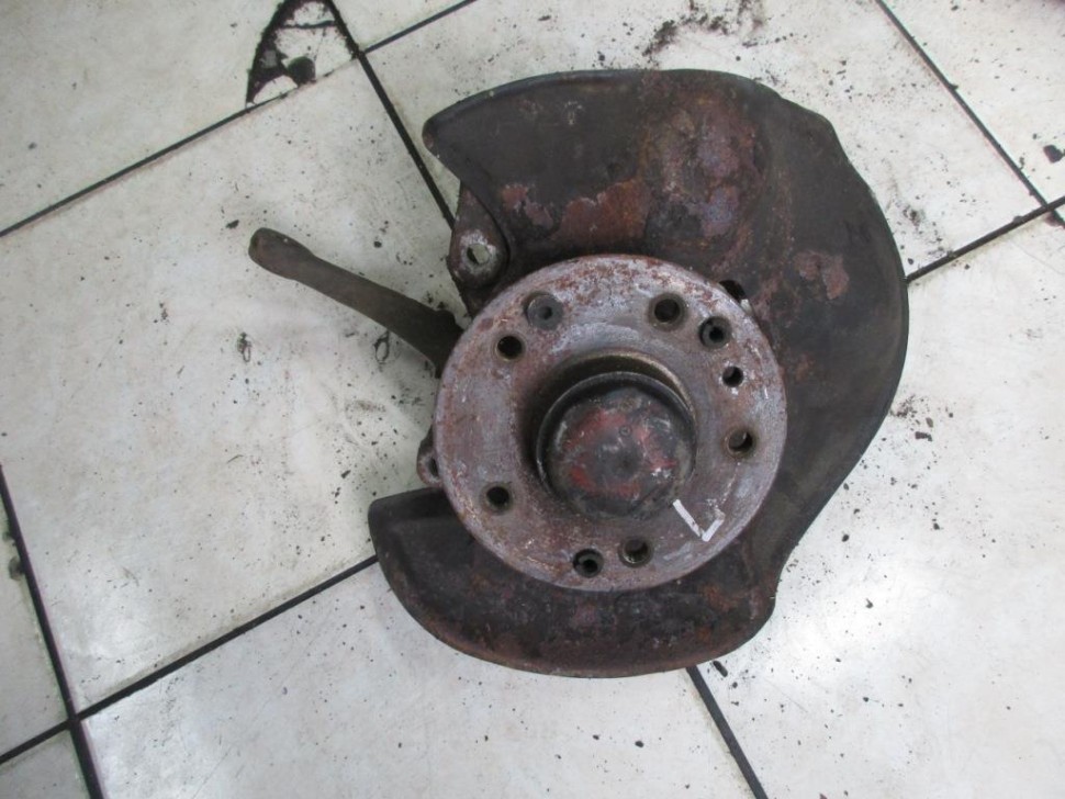 Кулак поворотный передний левый MERCEDES-BENZ W124 W124/S124/C124/A124 (1984 - 1993) фото 1 — Разборка Мерседес