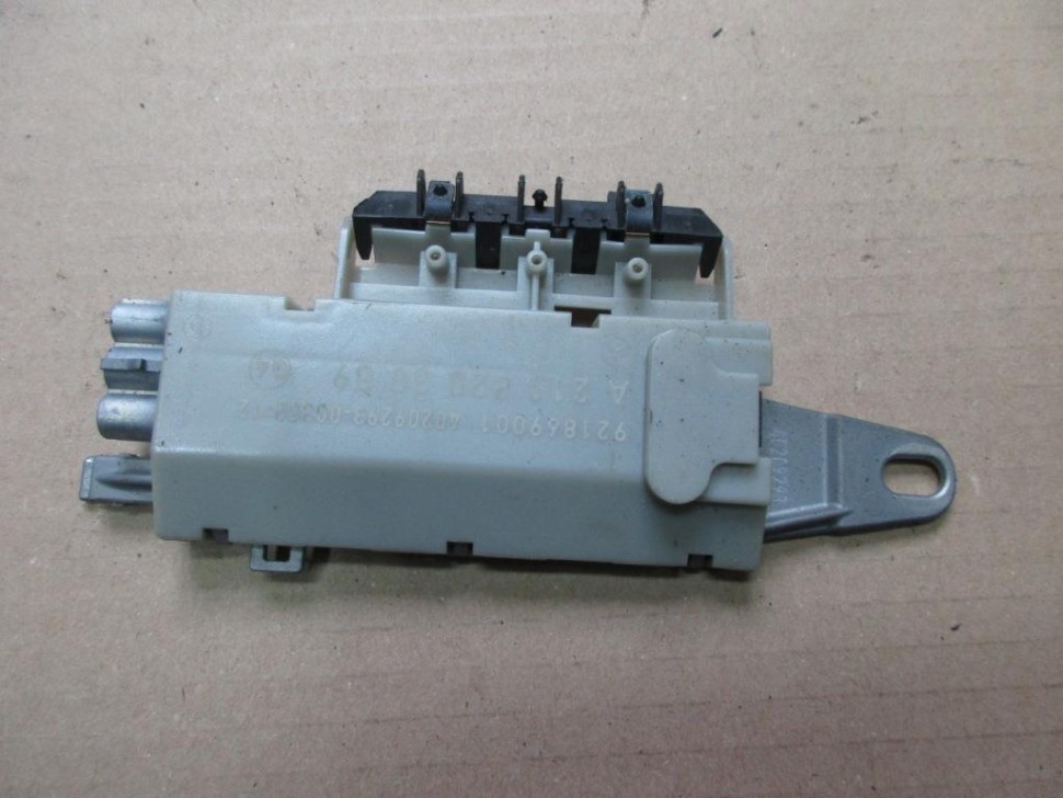 Усилитель антенны MERCEDES-BENZ E-класс W211/S211 (2002 - 2006) фото 1 — Разборка Мерседес