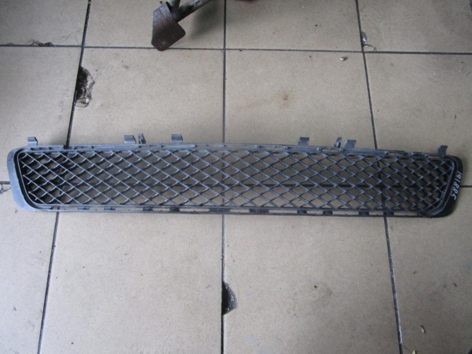 Решетка в бампер MERCEDES-BENZ E-класс W212/S212/C207/A207 (2009 - 2013) фото 1 — Разборка Мерседес