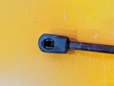 Амортизатор капота MERCEDES-BENZ C-класс W204/S204 (2006 - 2011) — Разборка Мерседес