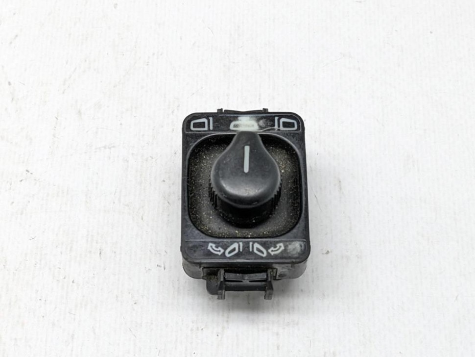 Кнопка регулировки зеркал MERCEDES-BENZ S-класс W140 (1991 - 1998) фото 1 — Разборка Мерседес