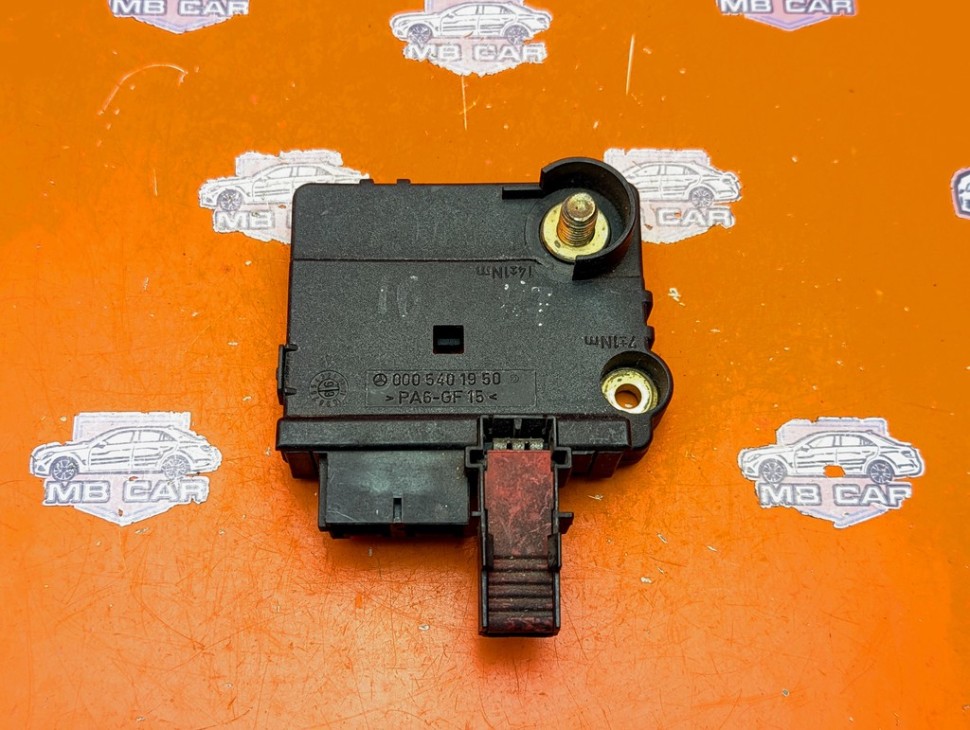 Блок предохранителей MERCEDES-BENZ S-класс W220 (1998 - 2005) фото 1 — Разборка Мерседес