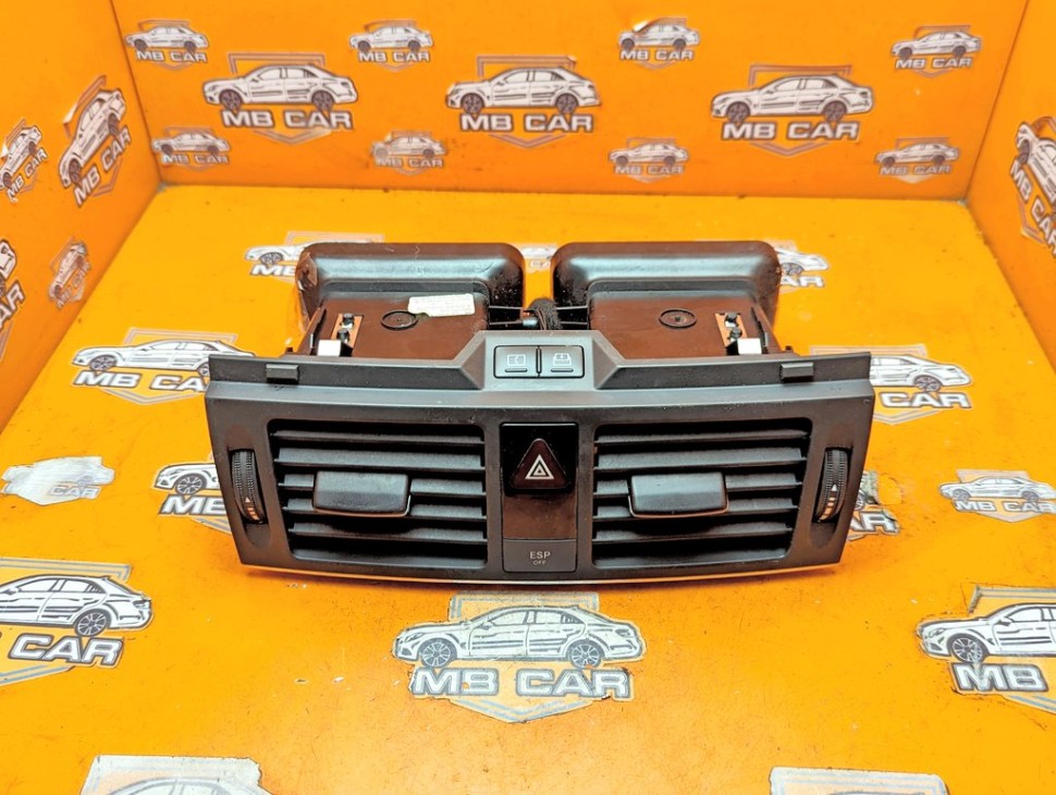 Воздуховод центральный MERCEDES-BENZ C-класс W204/S204 (2006 - 2011) фото 1 &mdash; Разборка Мерседес