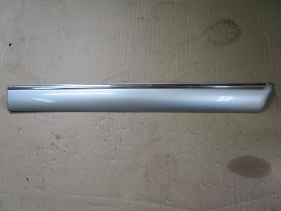 Молдинг двери MERCEDES-BENZ E-класс W210/S210 (1995 - 1999) фото 1 — Разборка Мерседес