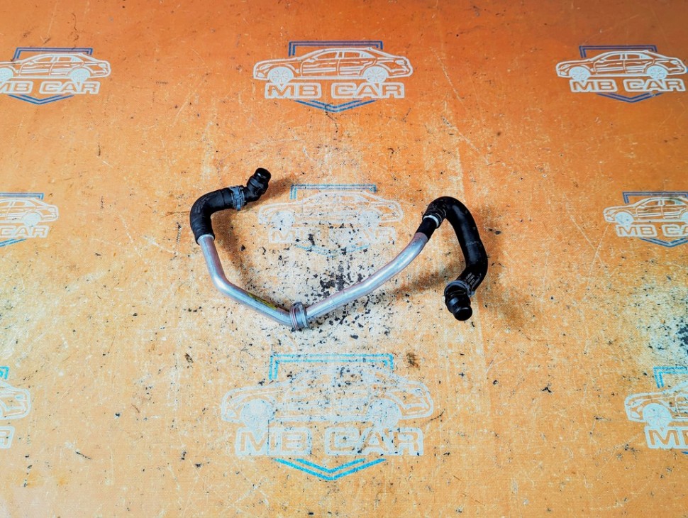 Трубка ОЖ MERCEDES-BENZ C-класс W205/S205/C205/A205 (2014 - 2018) фото 1 &mdash; Разборка Мерседес