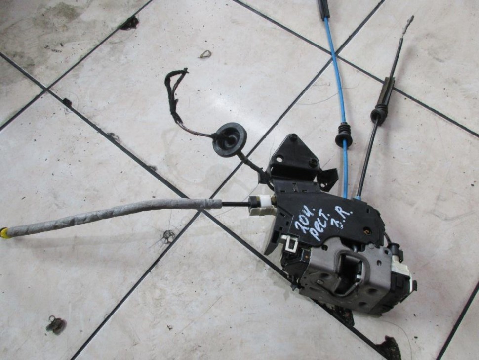 Замок двери задней правой MERCEDES-BENZ C-класс W204/S204/С204 рестайлинг (2011 - 2015) фото 1 — Разборка Мерседес