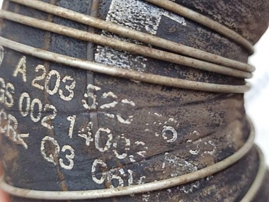 Патрубок интеркулера MERCEDES-BENZ C-класс W203/S203/CL203 (2000 - 2004) — Разборка Мерседес