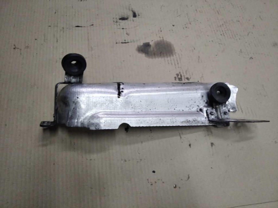 Кронштейн корпуса воздушного фильтра MERCEDES-BENZ E-класс W211/S211 (2002 - 2006) фото 1 — Разборка Мерседес