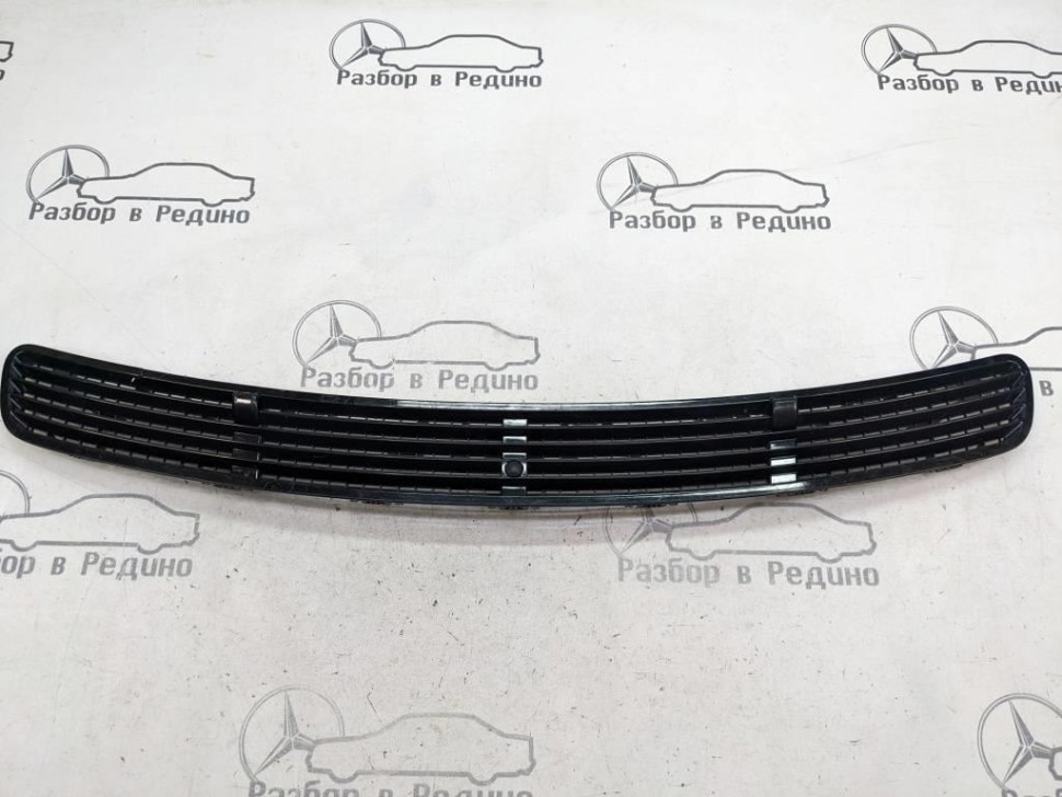 Решетка капота MERCEDES-BENZ E-класс W211/S211 (2002 - 2006) фото 1 — Разборка Мерседес