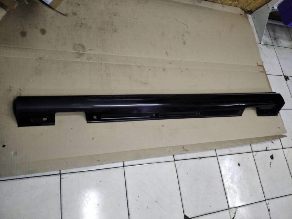 Порог пластиковый левый MERCEDES-BENZ B-класс W246 рестайлинг (2014 - 2018) фото 1 — Разборка Мерседес