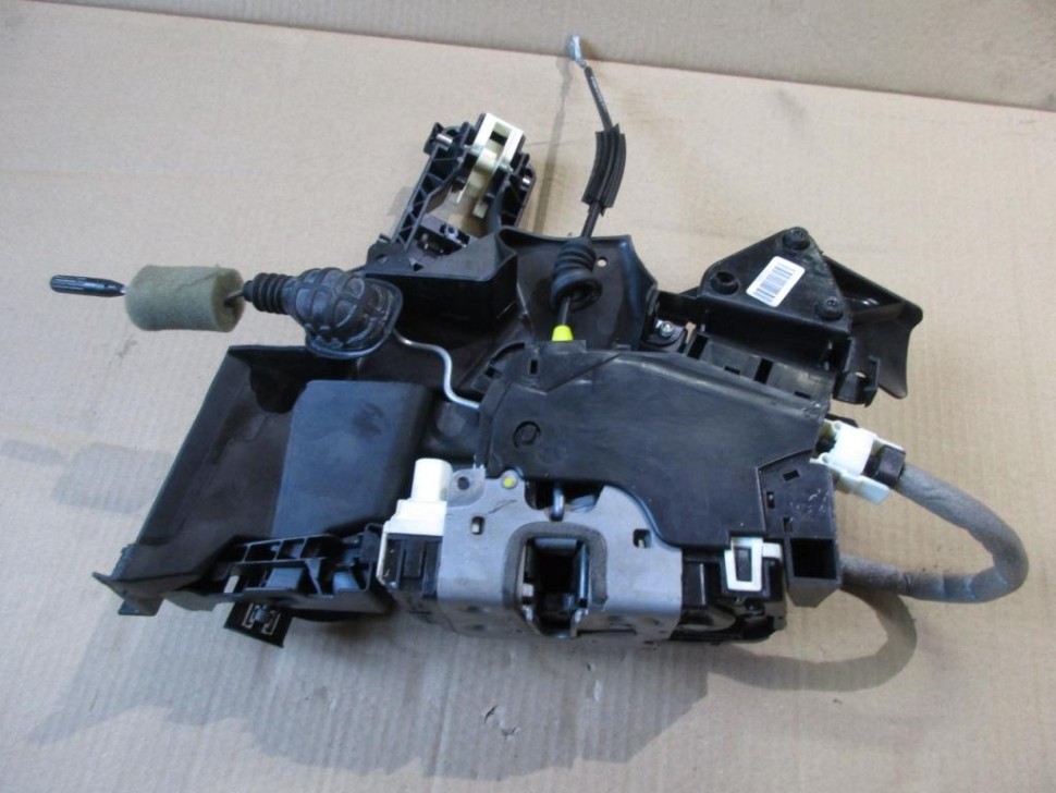 Замок двери передней левой MERCEDES-BENZ C-класс W204/S204 (2006 - 2011) фото 1 — Разборка Мерседес