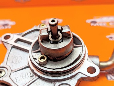 Насос вакуумный MERCEDES-BENZ E-класс W210/S210 рестайлинг (1999 - 2003) — Разборка Мерседес