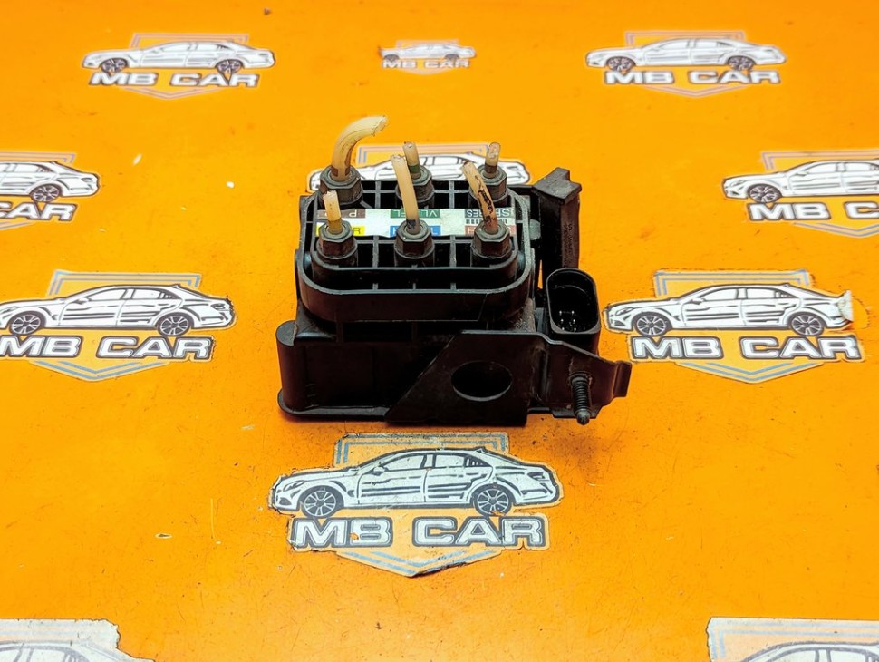 Блок клапанов пневмоподвески MERCEDES-BENZ R-класс W251 (2005 - 2007) фото 1 &mdash; Разборка Мерседес