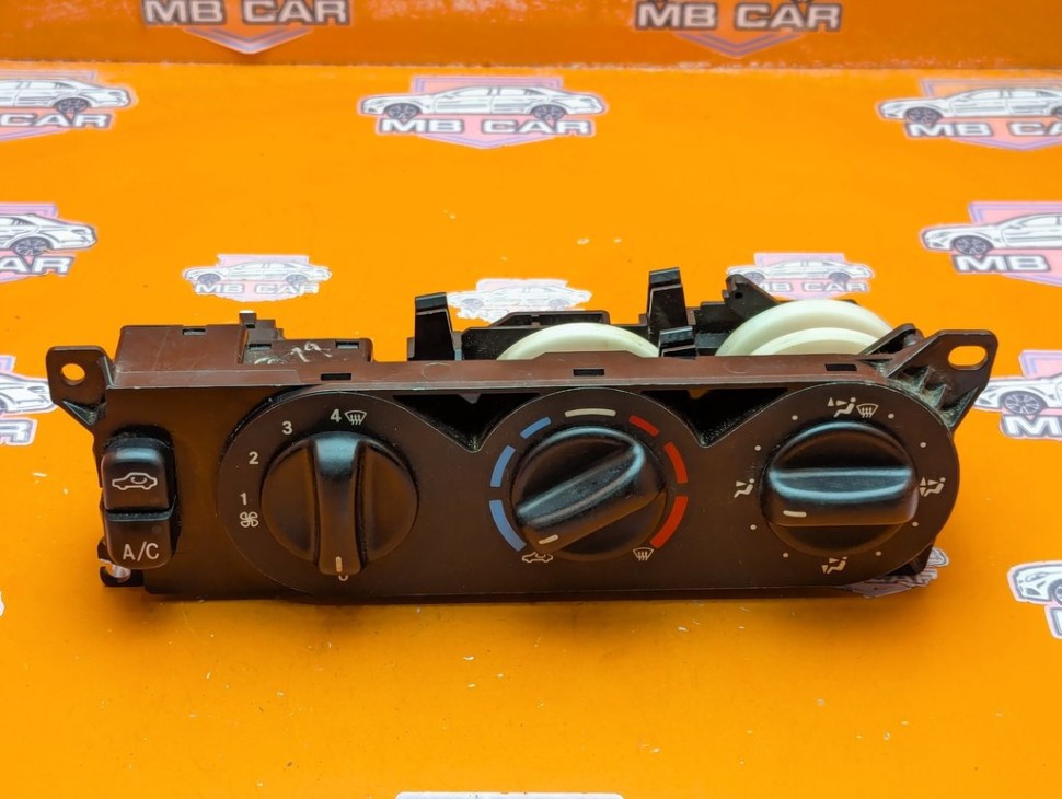 Панель управления климатом MERCEDES-BENZ M-класс W163 (1997 - 2001) фото 1 &mdash; Разборка Мерседес