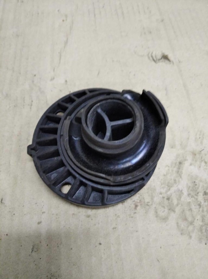 Опора задней пружины MERCEDES-BENZ C-класс AMG W205/S205/C205/A205 (2014 - 2018) фото 1 — Разборка Мерседес