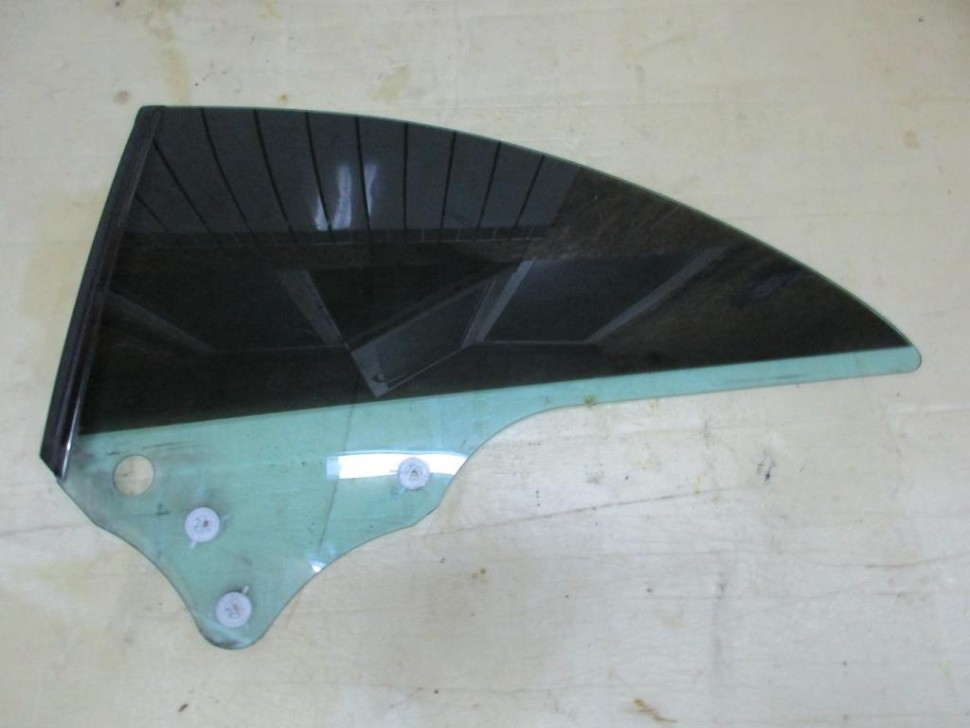 Стекло заднее левое MERCEDES-BENZ CLK-класс C209/W209 (2002 - 2005) фото 1 — Разборка Мерседес