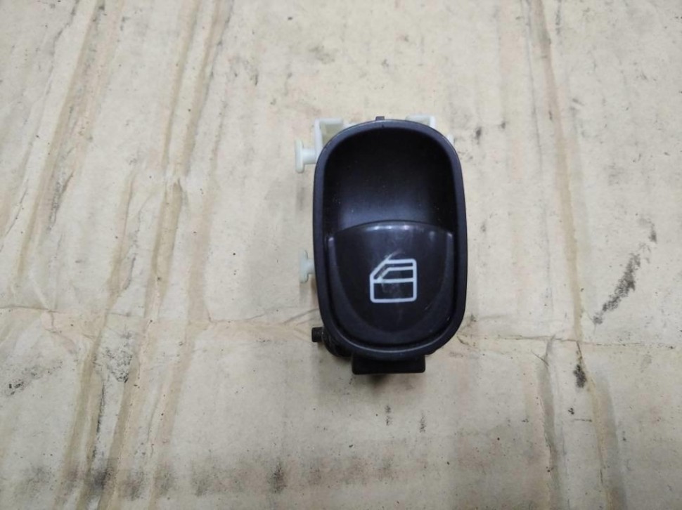 Кнопка стеклоподъемников MERCEDES-BENZ C-класс W203/S203/CL203 (2000 - 2004) фото 1 — Разборка Мерседес