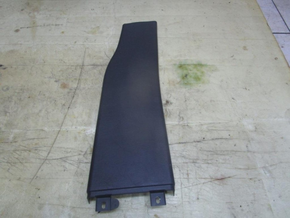 Накладка средней стойки MERCEDES-BENZ M-класс W163 рестайлинг (2001 - 2005) фото 1 — Разборка Мерседес