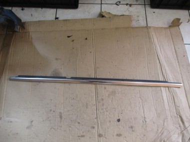 Молдинг стекла двери MERCEDES-BENZ E-класс W212/S212/C207/A207 (2009 - 2013) — Разборка Мерседес