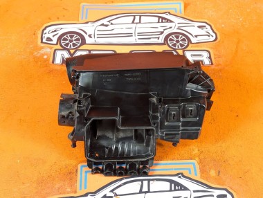 Корпус воздушного фильтра MERCEDES-BENZ C-класс W204/S204/С204 рестайлинг (2011 - 2015) &mdash; Разборка Мерседес